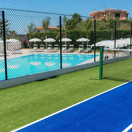 Ferretti 4* דיאמנטה