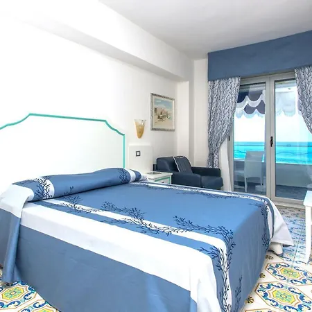 Ferretti 4* דיאמנטה