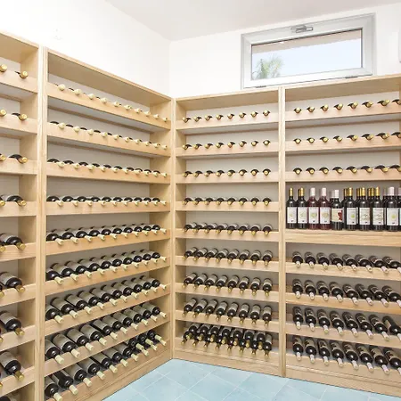 Ferretti 4* 디아망테