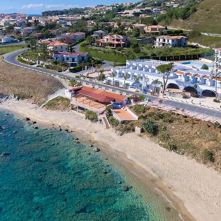 Ferretti 4* Diamante