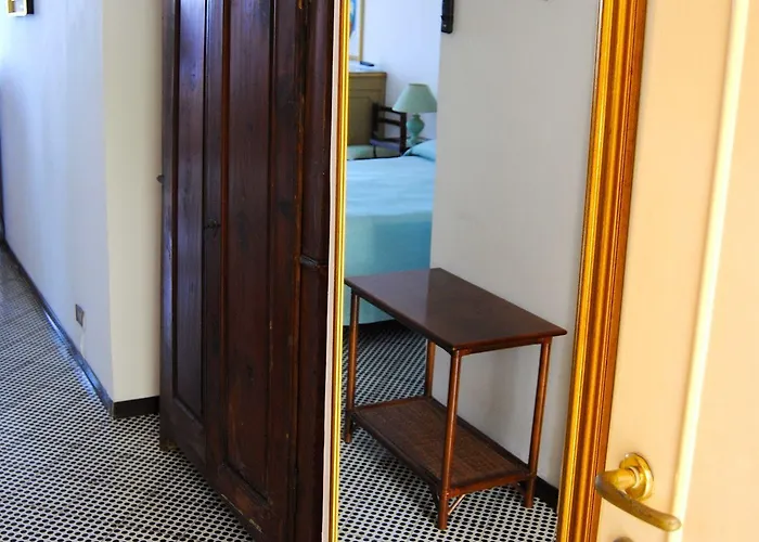 Ferretti 4* Diamante